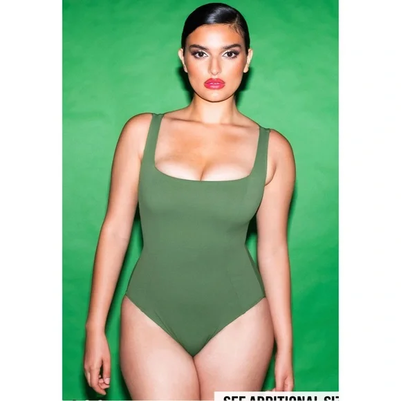 Classic Green One Piece Swimsuit with Square Neckline - Picture 1 of 8